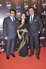 Boman Irani at Screen Awards red carpet in Mumbai on 12th Jan 2013 (55).JPG